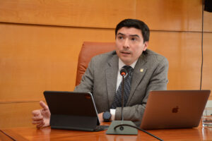 Vicerrector de Gestión Económica y Administrativa UACh, Dr. Felipe Zúñiga.