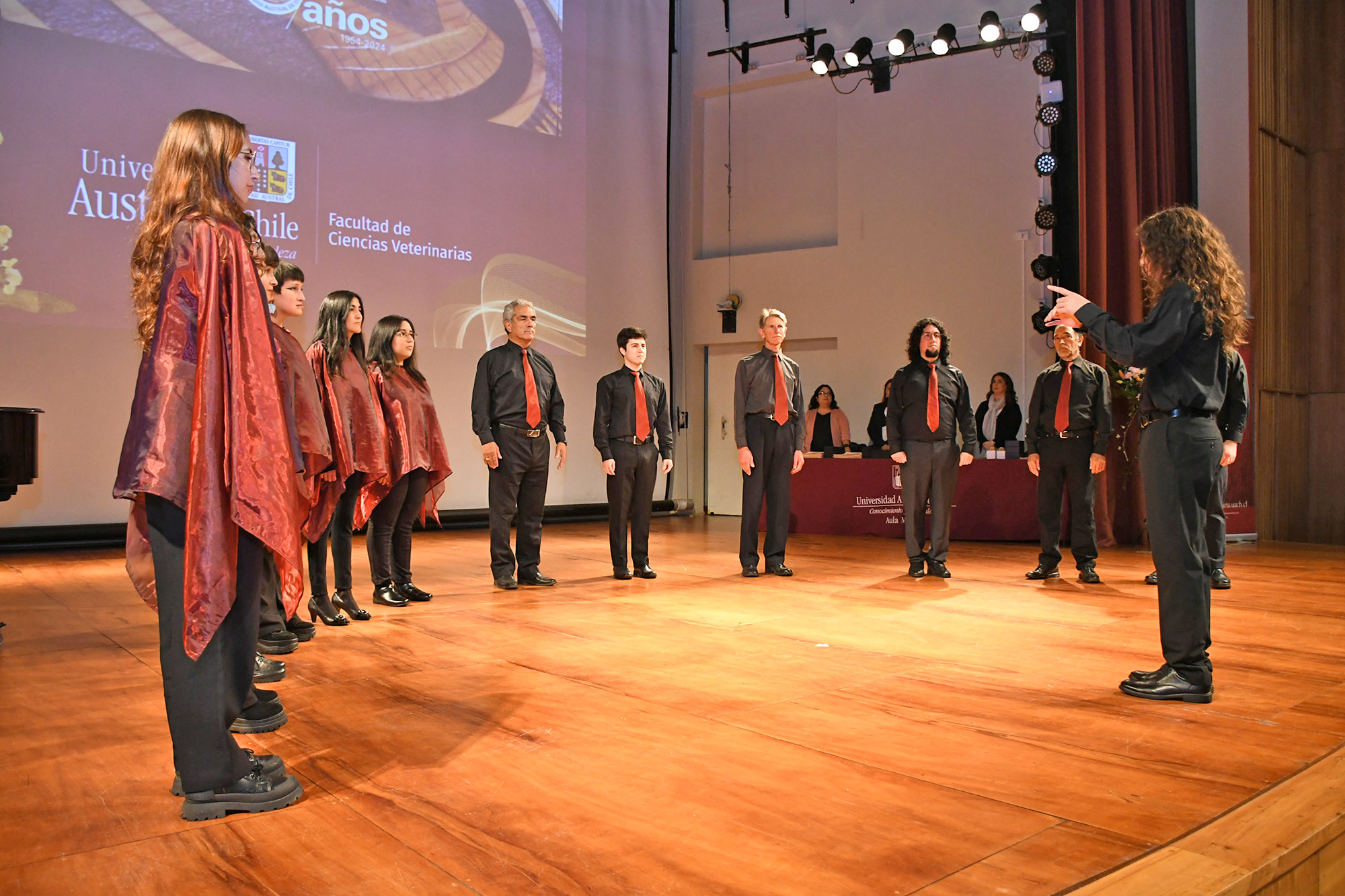 Presentación del Coro UACh en el Aula Magna de la Universidad Austral de Chile, en Valdivia.