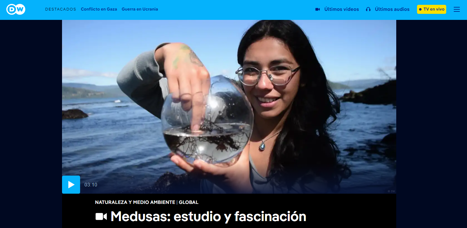 Estudiante UACh comparte su fascinación por las medusas en canal alemán DW