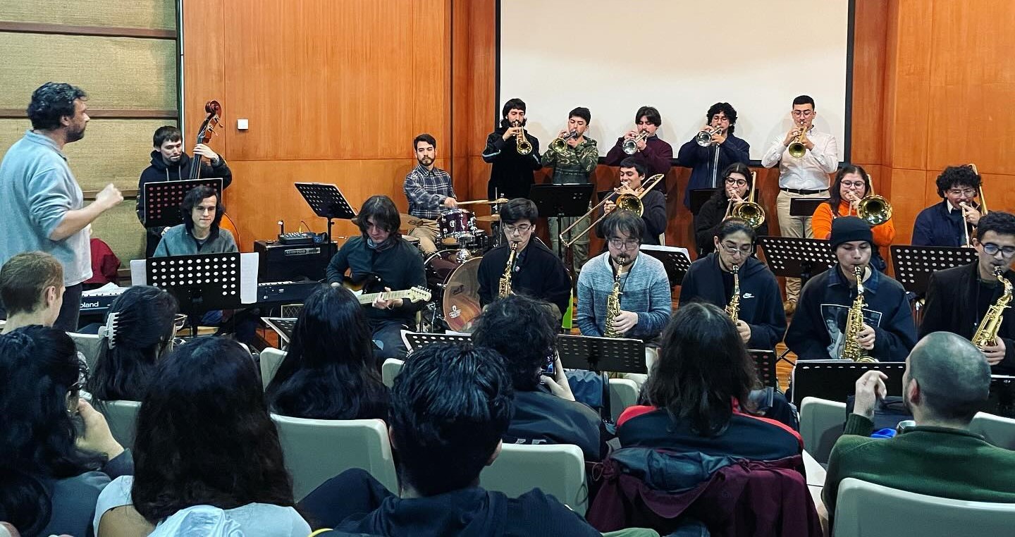 Comunidad valdiviana se cautivó al ritmo del jazz en concierto realizado en la UACh